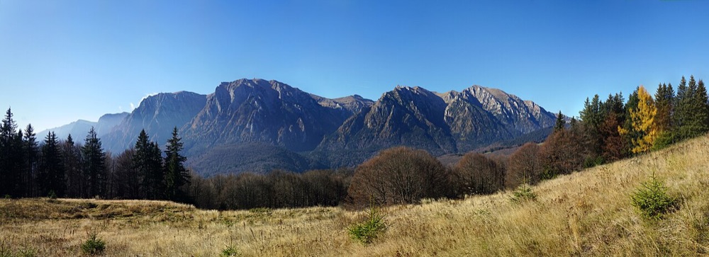 Muntii Bucegi, la granita nordica a judetului Prahova, o extindere naturala a oricarei vizite in zona