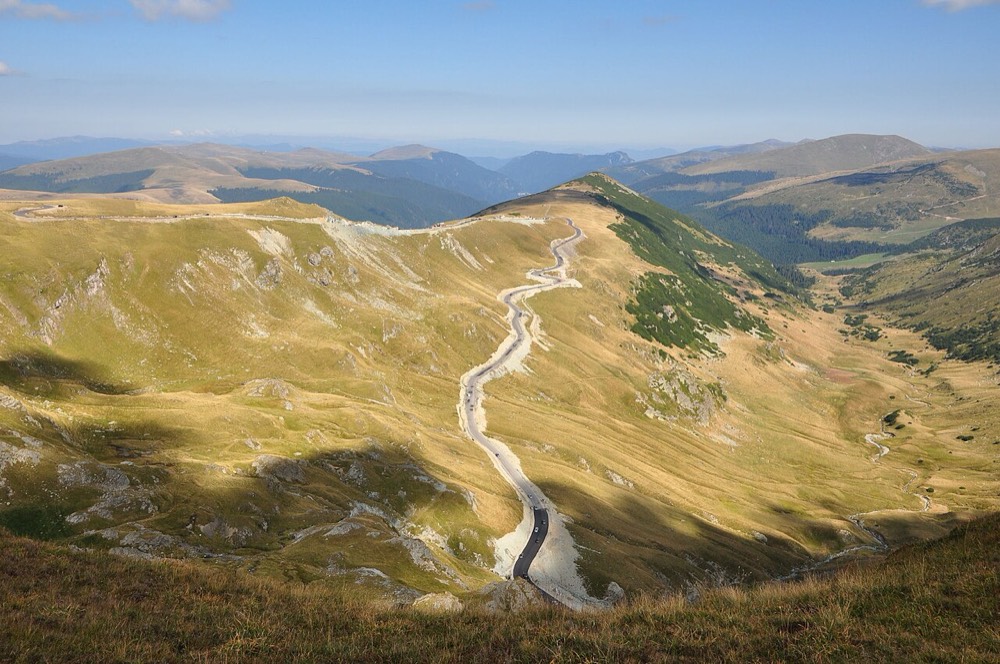 Serpentinele Transalpinei pe muntii Parang