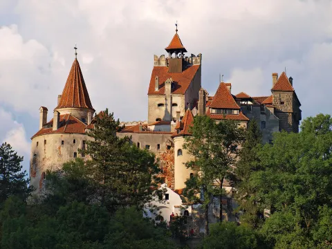 Castelul Bran — langa Dracula Land